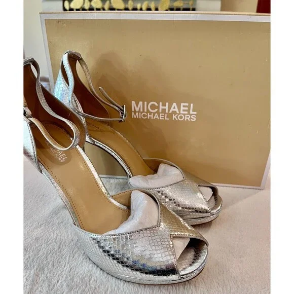 Michael Kors NEW Size 9 Tiegan Metallic Embossed Heel Sandal Silver Leather MK - Picture 2 of 16